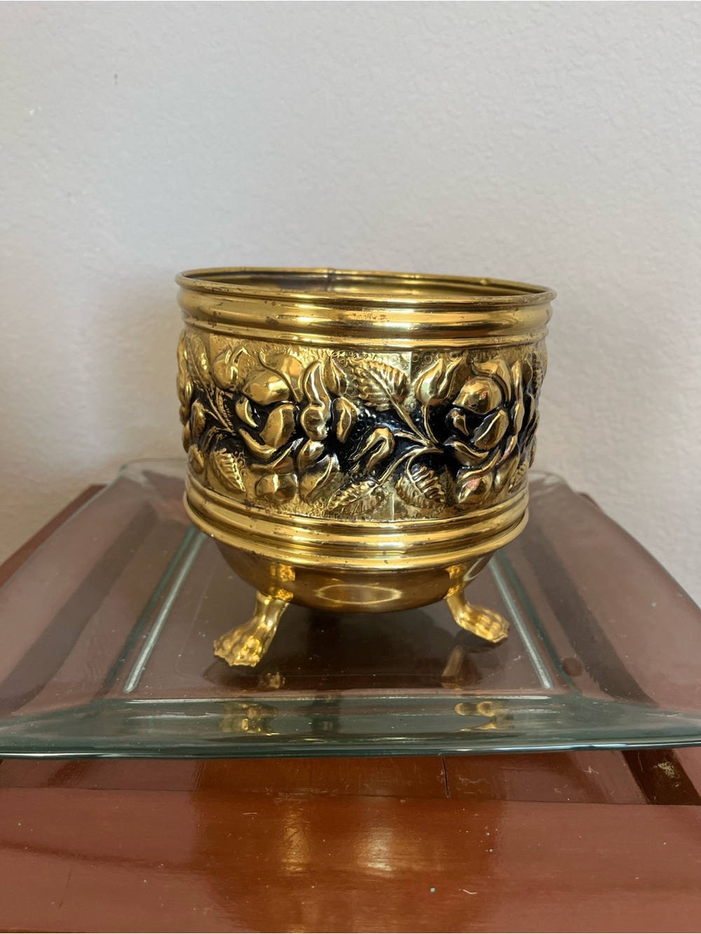 Flowered embossed brass planter england | Vintage plant pot with claw feet.